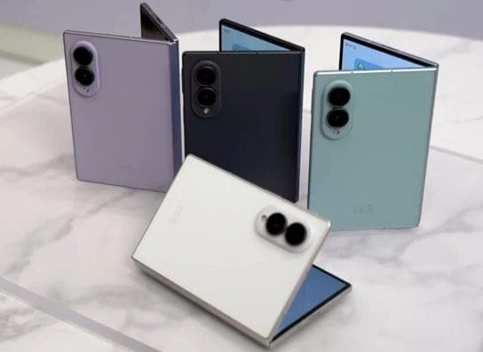 Samsung galaxy Zfold 8 - مصغرة